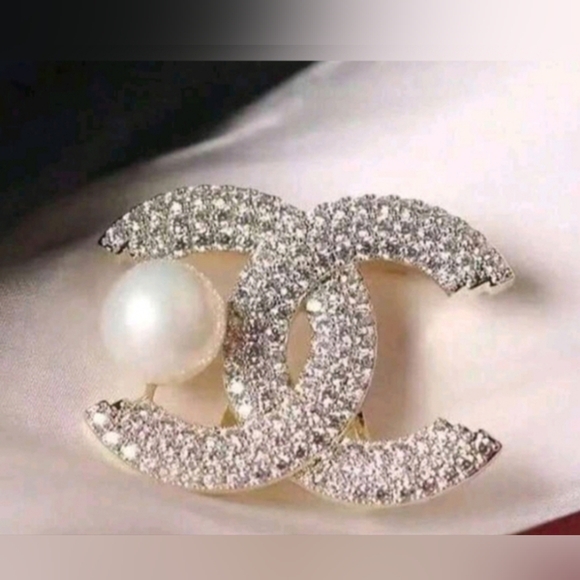 CHANEL Style  Brooch - Picture 4 of 5